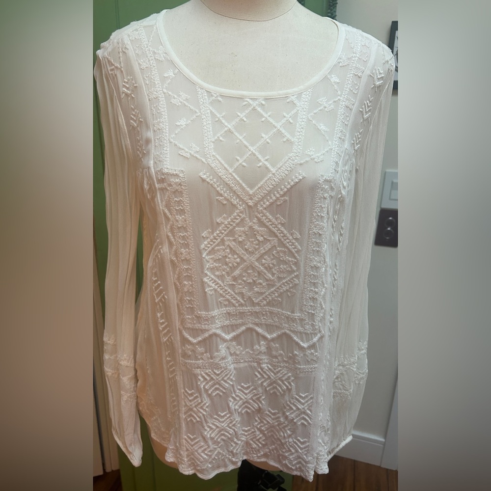 Fossil embroidered sheer blouse in ivory. EUC